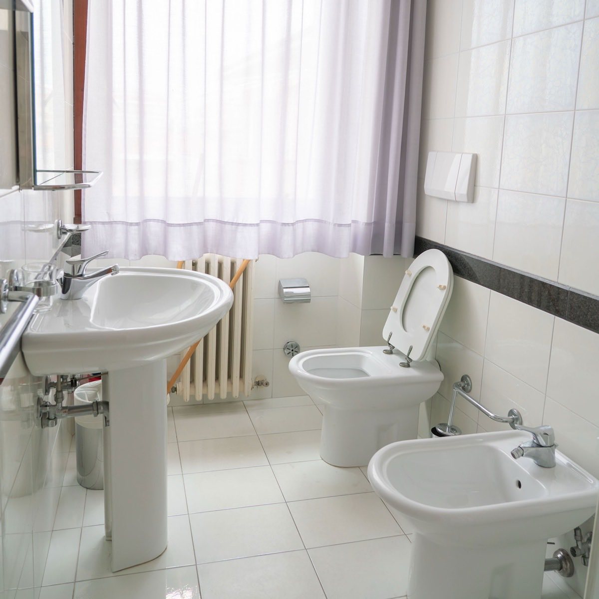 Bagno privato luminoso